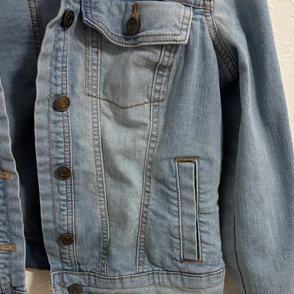 Light Blue Denim Jean Jacket - Picture 4 of 6